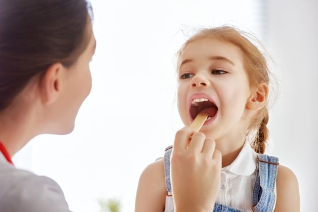 Dấu hiệu khi trẻ em bị viêm amidan là gì?