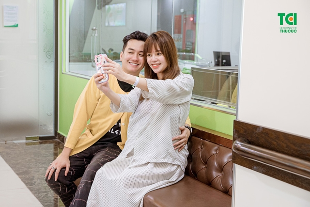 Chúc mừng gia đình diễn viên Anh Tuấn và vợ Lâm Diễm Quỳnh đón bé Xoài nhỏ bình an tại TCI