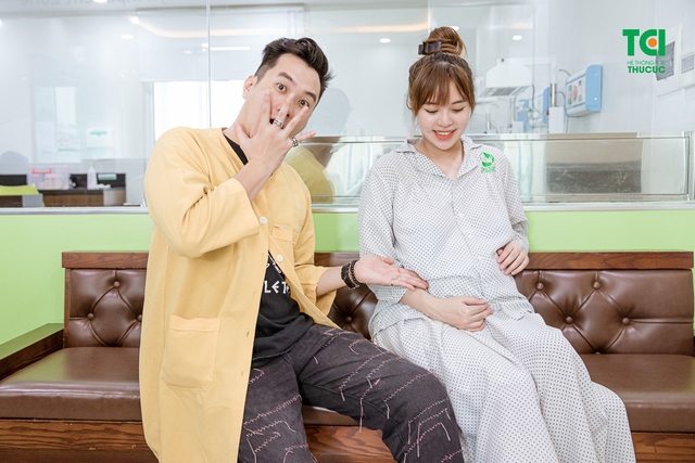 Chúc mừng gia đình diễn viên Anh Tuấn và vợ Lâm Diễm Quỳnh đón bé Xoài nhỏ bình an tại TCI