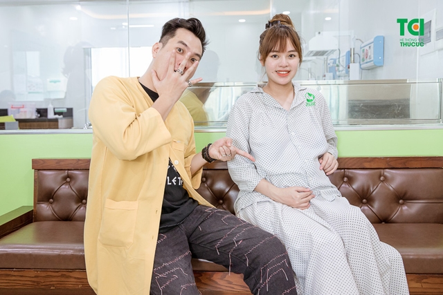 Chúc mừng gia đình diễn viên Anh Tuấn và vợ Lâm Diễm Quỳnh đón bé Xoài nhỏ bình an tại TCI