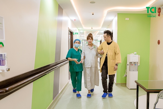 Chúc mừng gia đình diễn viên Anh Tuấn và vợ Lâm Diễm Quỳnh đón bé Xoài nhỏ bình an tại TCI
