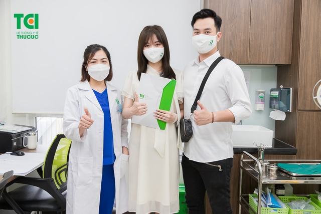 Diễn viên Phạm Anh Tuấn cùng vợ đi khám thai và đăng ký gói thai sản tuần 12