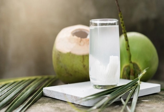 cách chữa đau bao tử với nước dừa