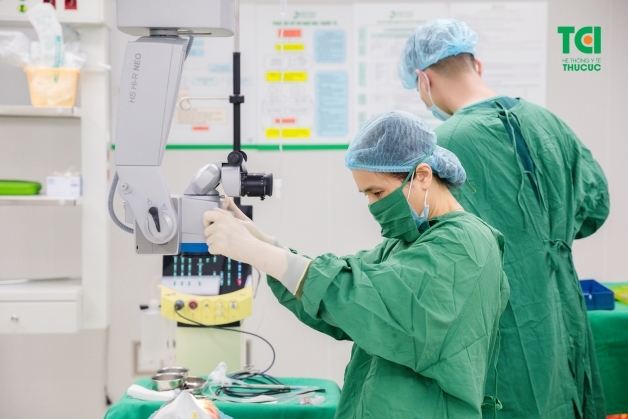 mí mắt bị sụp