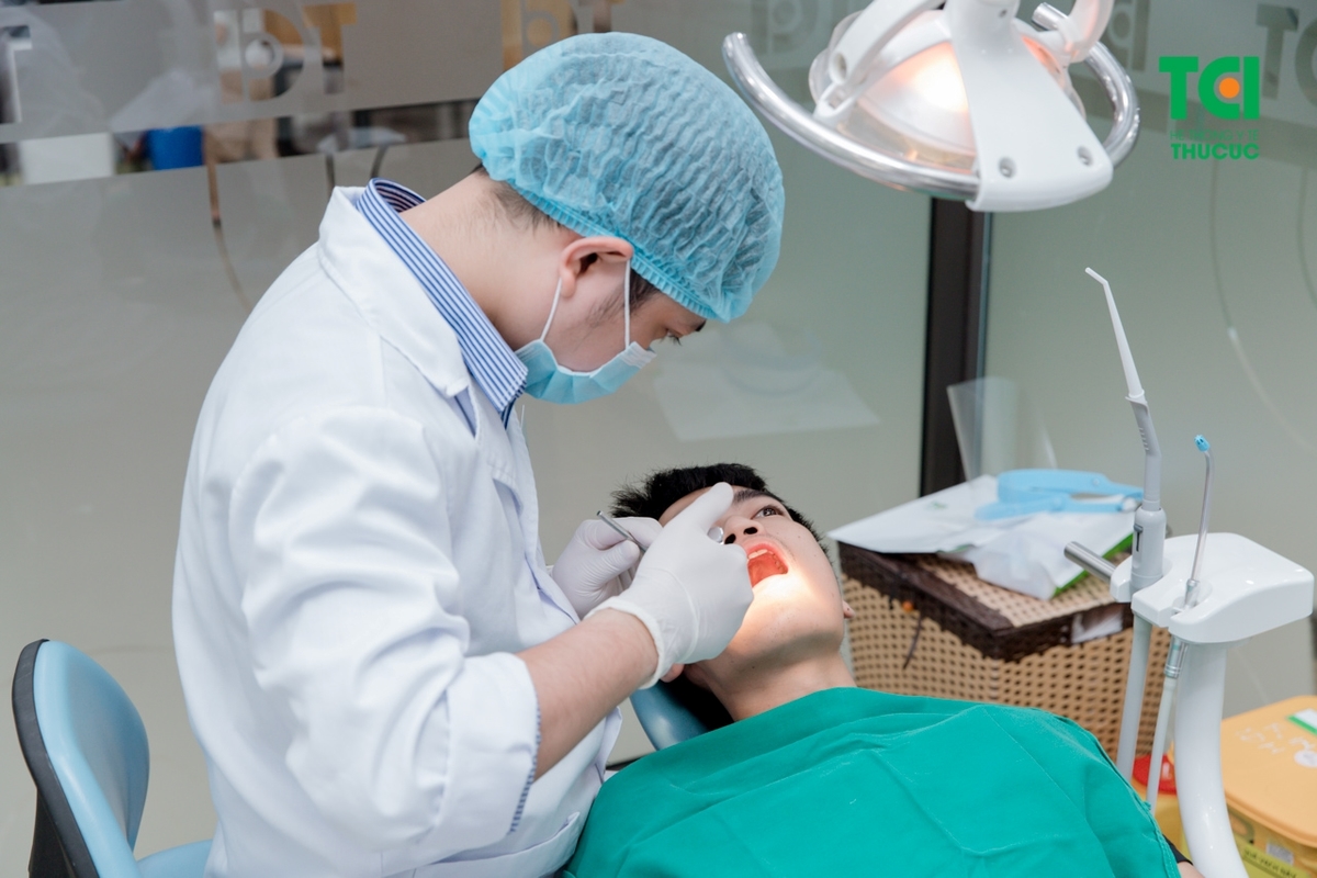 Chăm sóc sau nhổ răng khôn, nên và không nên