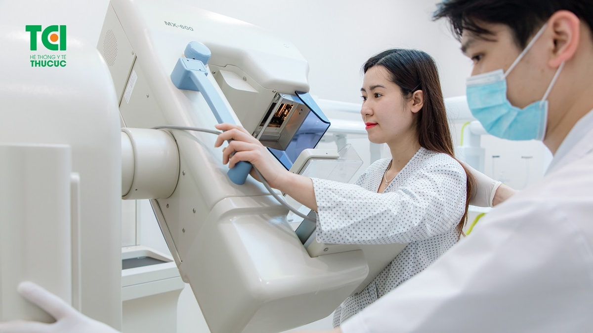 Có những cách tầm soát ung thư vú nào?