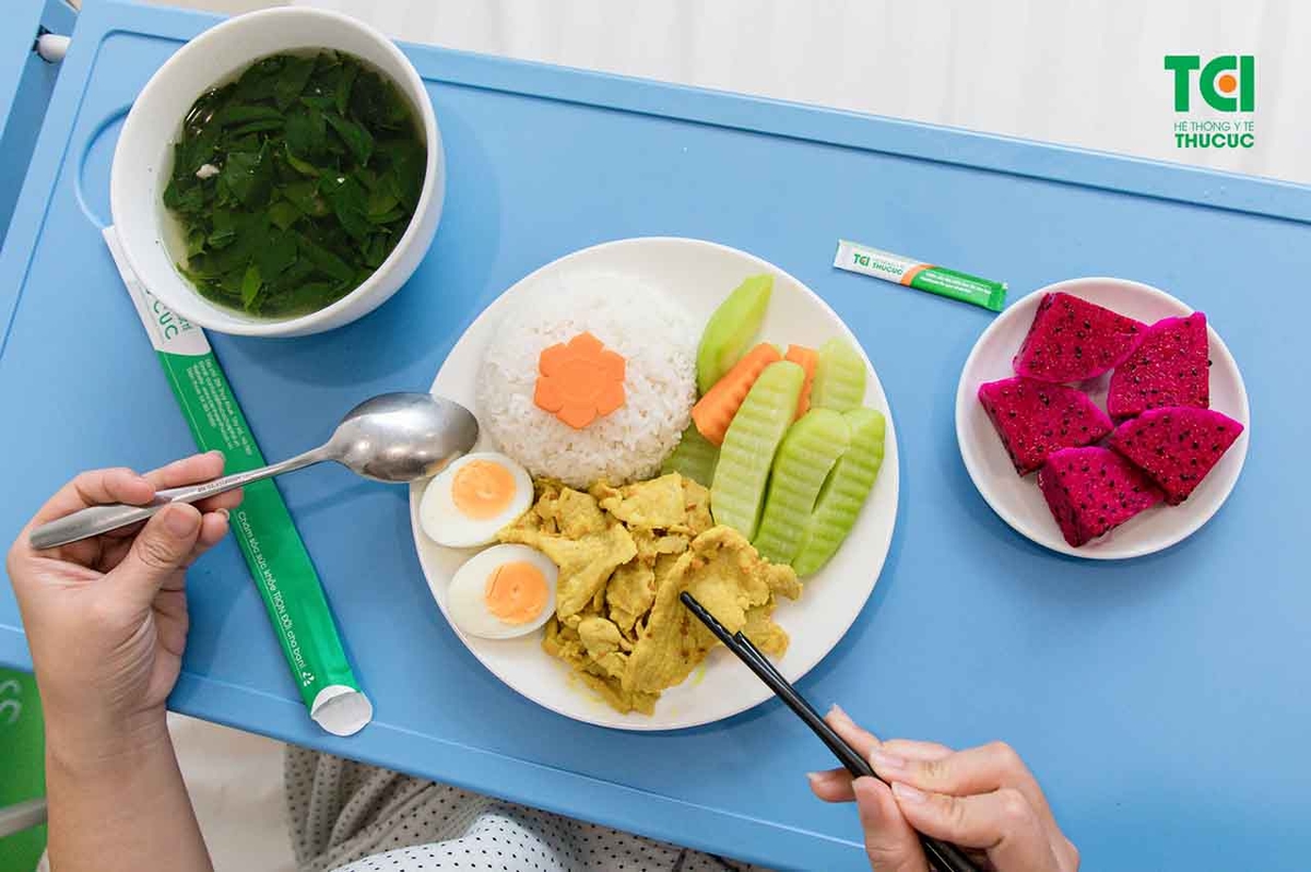 Mẹ bỉm đẻ thường xong ăn gì để phục hồi thể trạng?