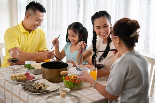 Nhiễm HP có cần ăn riêng trong gia đình không?