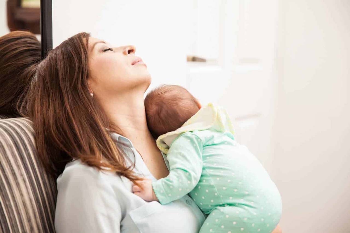 Tìm hiểu sản phụ vì sao mất ngủ sau sinh?