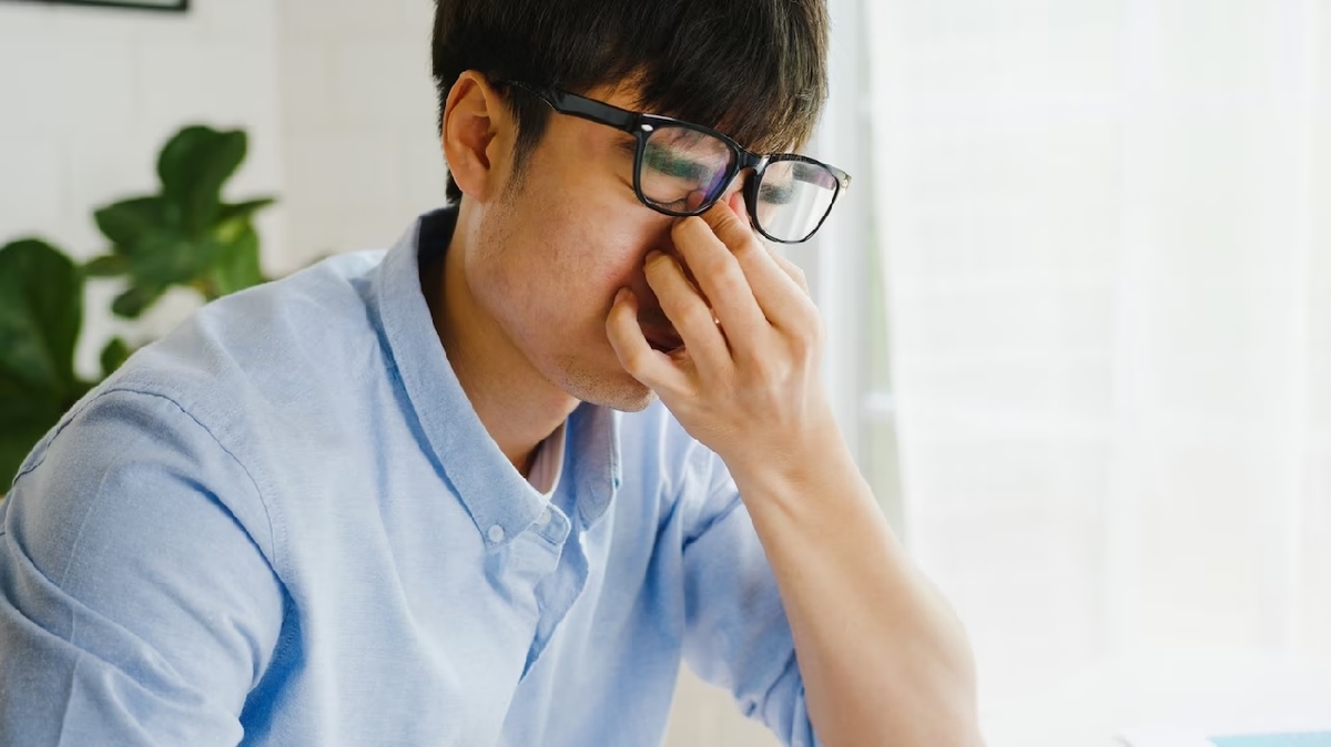 Nguyên nhân và cách điều trị bệnh đau đầu mờ mắt