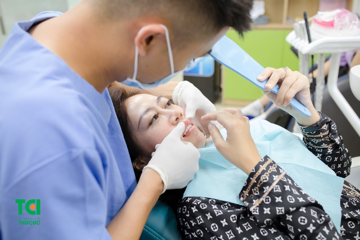 Bọc răng sứ bị hở và 5 nguyên nhân