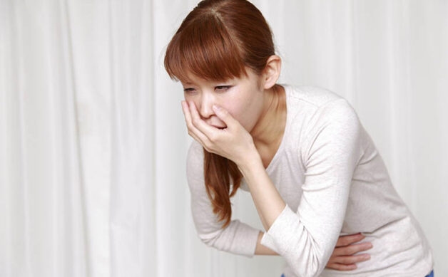 Đau bao tử gây buồn nôn và nôn mửa