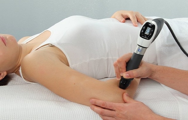 điều trị đau khớp tay bằng biện pháp khoa học