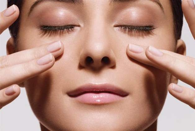 mắt bị lồi khi cận thị