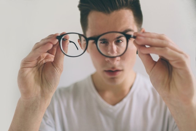 Bệnh cận thị bao nhiêu độ thì mổ được?