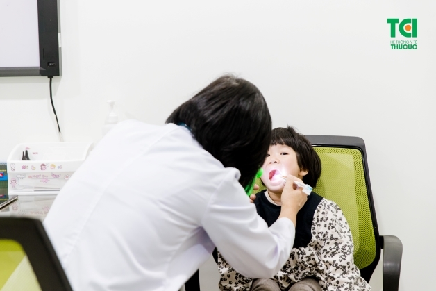 viêm mũi dị ứng ở trẻ