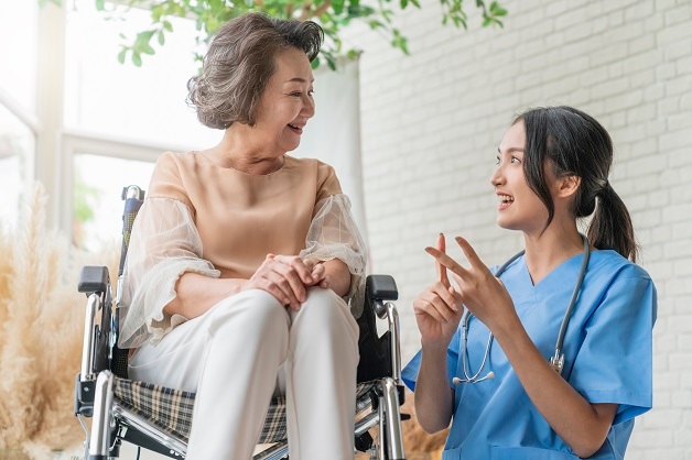 Sự quan tâm, động viên từ những người xung quanh rất có ích với bệnh nhân