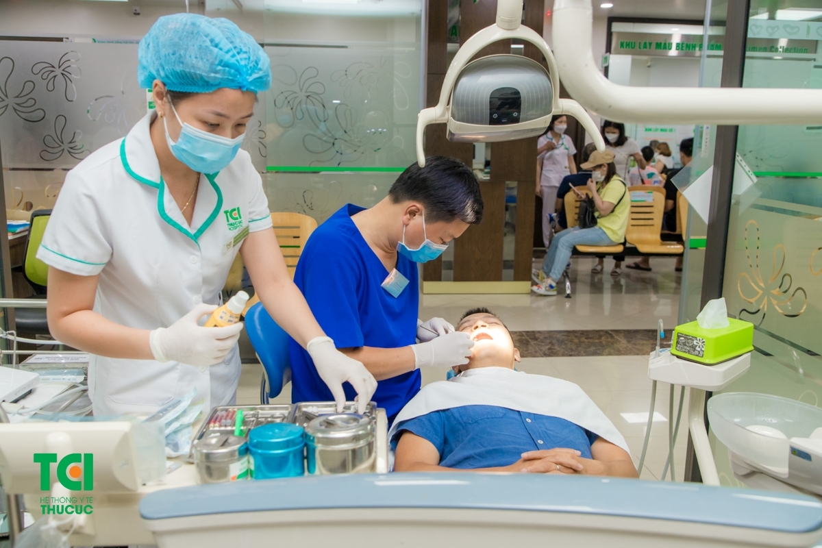 Làm sao để điều trị viêm ổ răng khô?