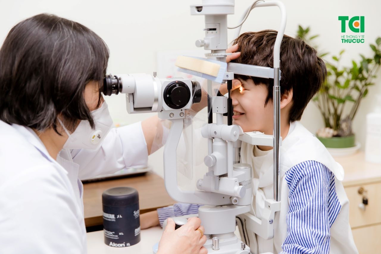 Loạn thị có chữa được không? Cách điều trị