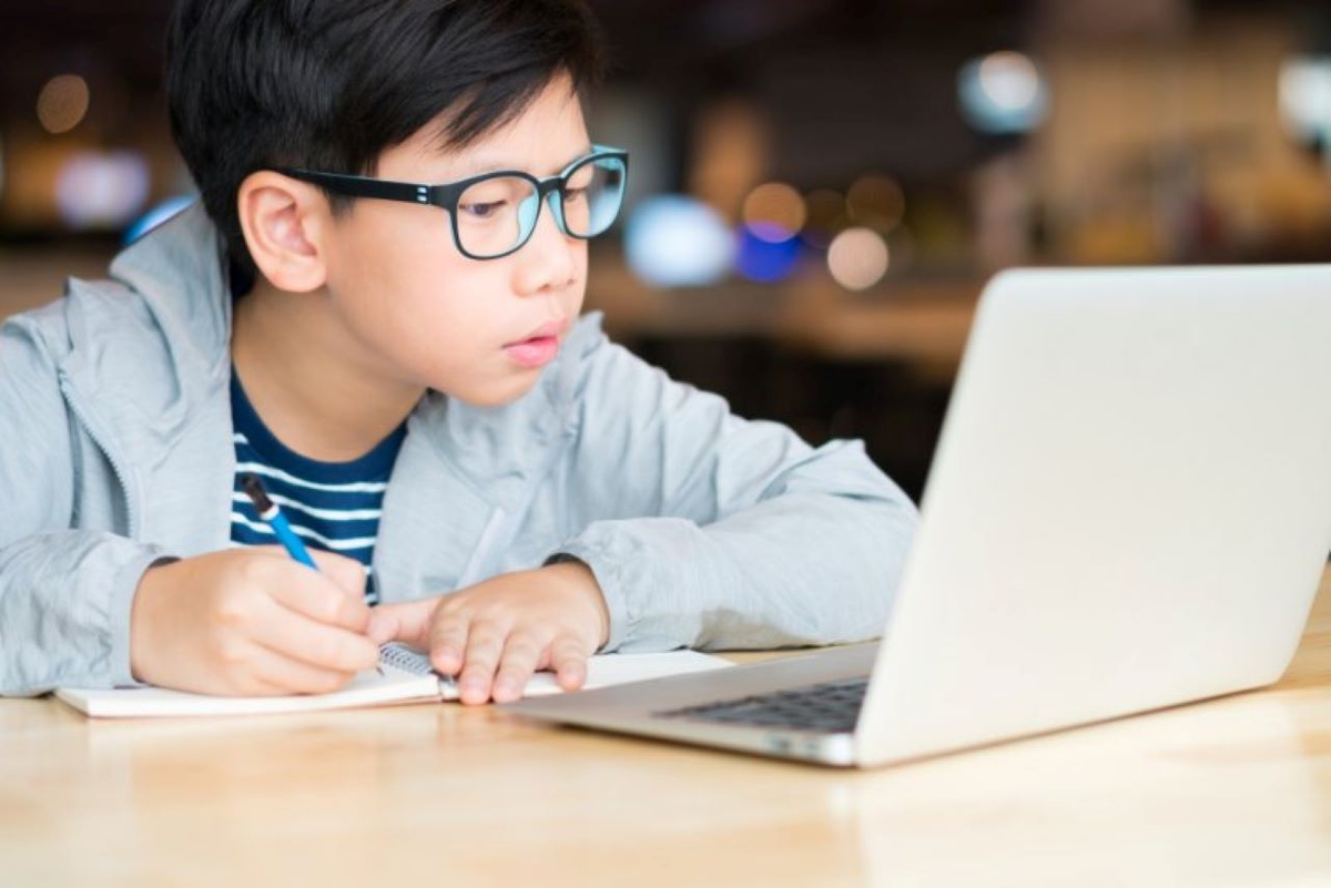 Phân biệt cận thị khác gì loạn thị?