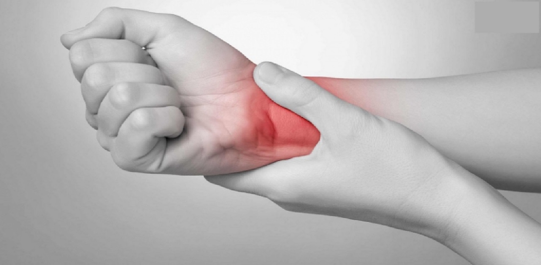 Triệu chứng và cách điều trị viêm khớp cổ tay hiệu quả