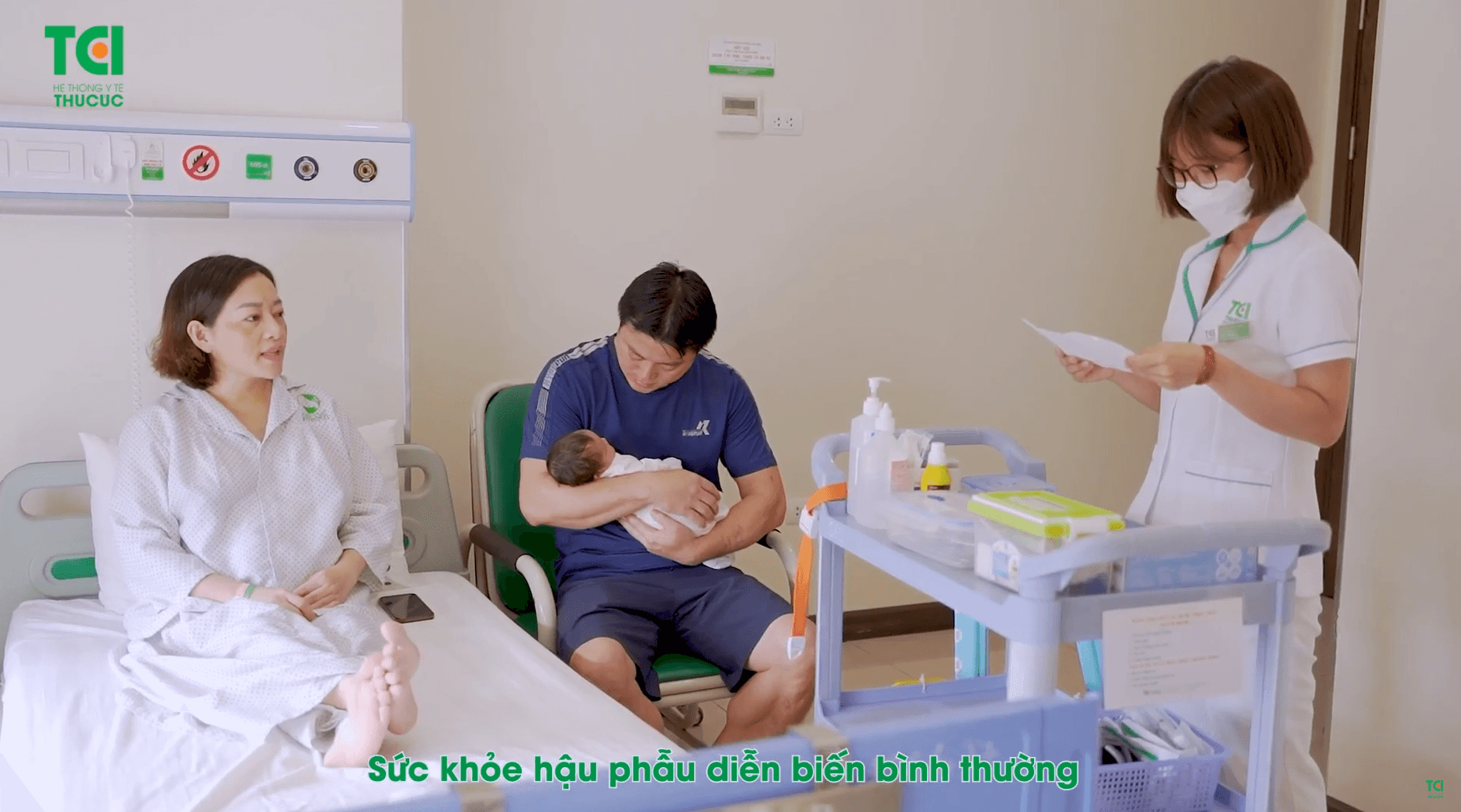 Bóc tách thành công 19 khối u xơ tử cung khi mang thai