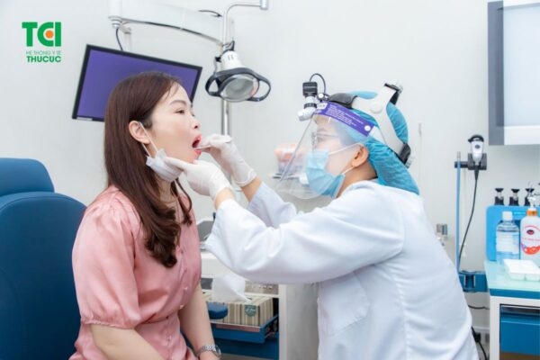cách chữa hóc xương cá ở cổ