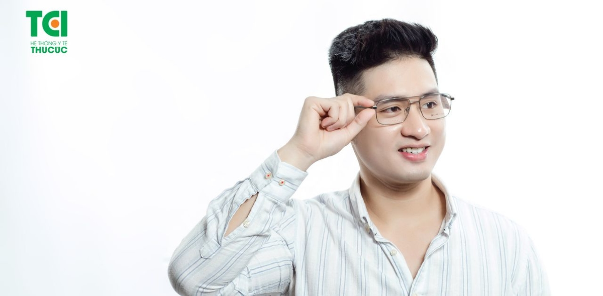 4 loại kính viễn thị nam đang được ưa chuộng hiện nay