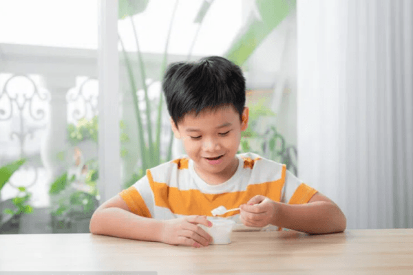 Bổ sung lợi khuẩn cho bé mắc táo bón