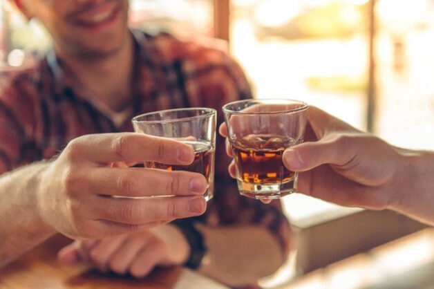 Rượu, bia là nguyên nhân bị gan nhiễm mỡ hàng đầu 