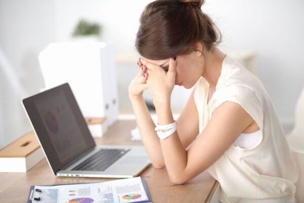Viêm kết mạc có thể làm mờ mắt