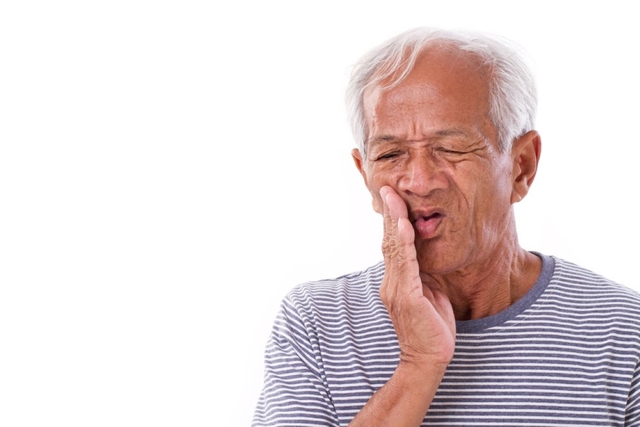 Những vấn đề răng miệng người già thường gặp