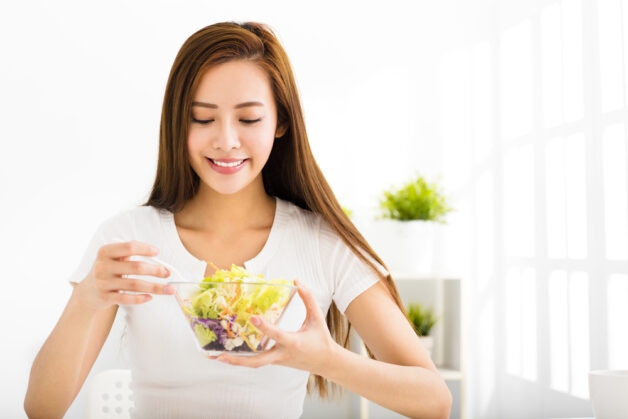 Rau xanh nên được bổ sung trong mỗi bữa ăn hàng ngày. 