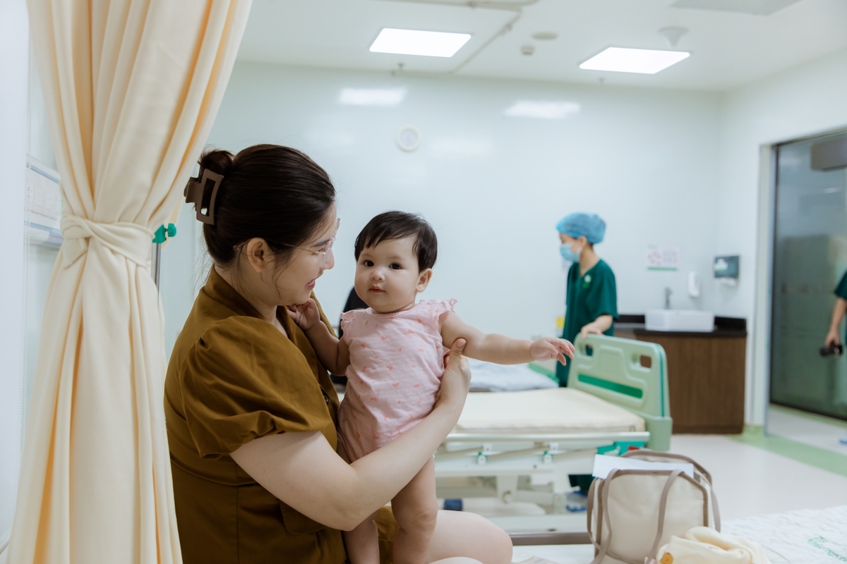 Dính phanh lưỡi: &#8220;thủ phạm&#8221; khiến trẻ khó bú, chậm nói