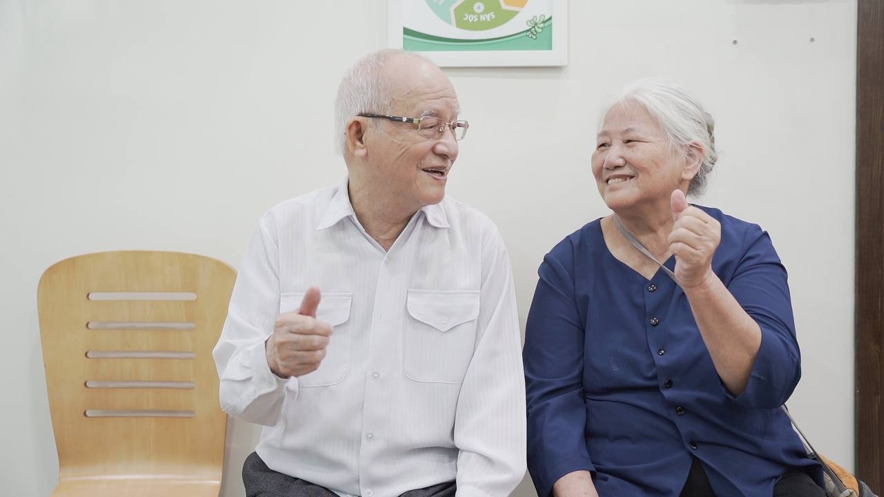 Chưa bao giờ là quá muộn để tìm lại đôi mắt sáng!