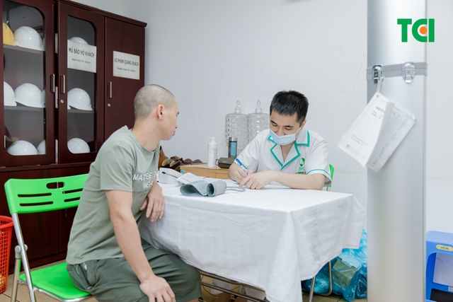 Ảnh Khám sức khỏe Công ty  Vĩnh Tường