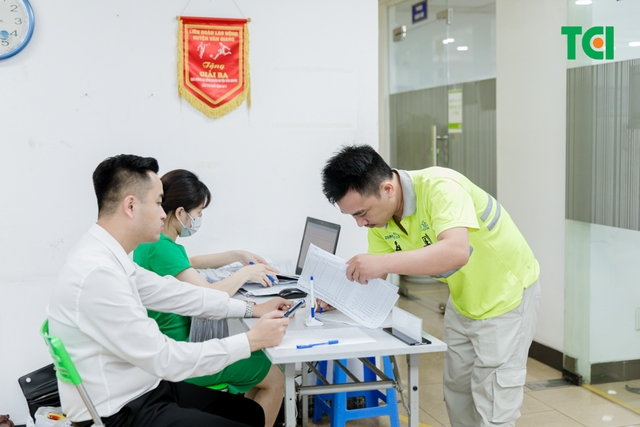 Ảnh Khám sức khỏe Công ty  Vĩnh Tường