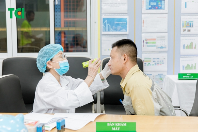 Ảnh Khám sức khỏe Công ty  Vĩnh Tường