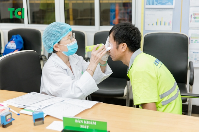 Ảnh Khám sức khỏe Công ty  Vĩnh Tường