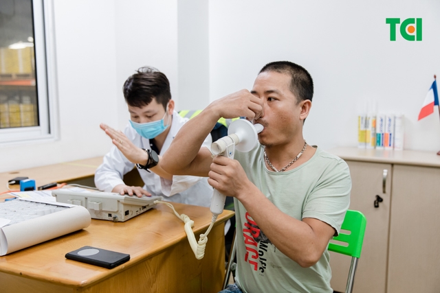 Ảnh Khám sức khỏe Công ty  Vĩnh Tường