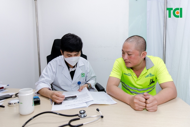Ảnh Khám sức khỏe Công ty  Vĩnh Tường