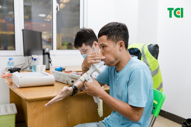 Ảnh Khám sức khỏe Công ty  Vĩnh Tường