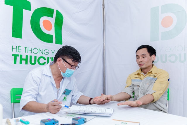 Ảnh Khám sức khỏe Công ty  Vĩnh Tường