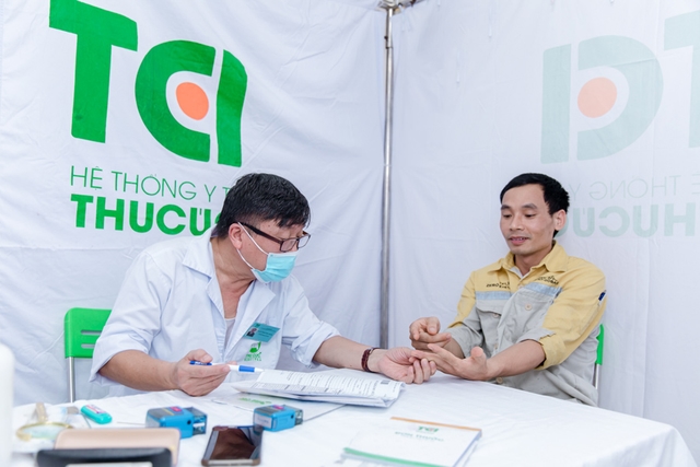 Ảnh Khám sức khỏe Công ty  Vĩnh Tường