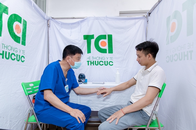 Ảnh Khám sức khỏe Công ty  Vĩnh Tường