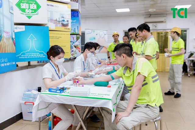 Ảnh Khám sức khỏe Công ty  Vĩnh Tường