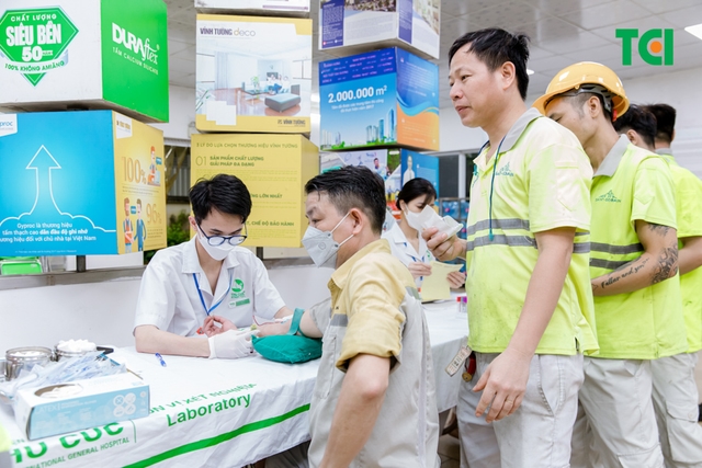 Ảnh Khám sức khỏe Công ty  Vĩnh Tường