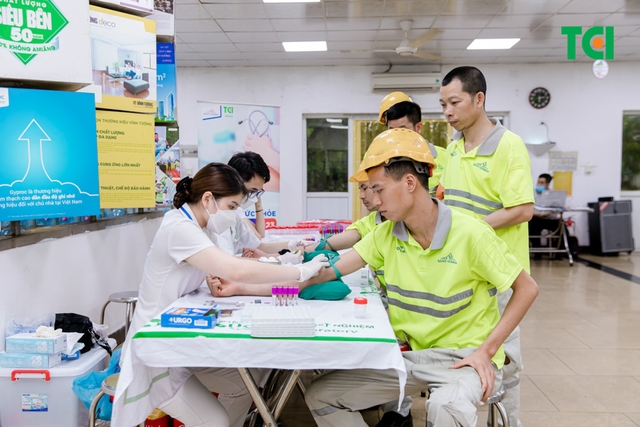 Ảnh Khám sức khỏe Công ty  Vĩnh Tường