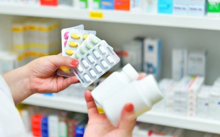 Mẹ bầu không nên tự uống thuốc tại nhà để điều trị cúm
