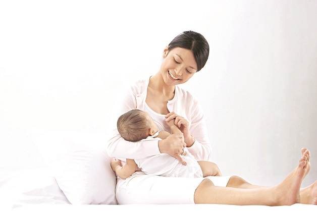 Sữa mẹ là thức ăn tốt nhất cho sức khỏe của trẻ